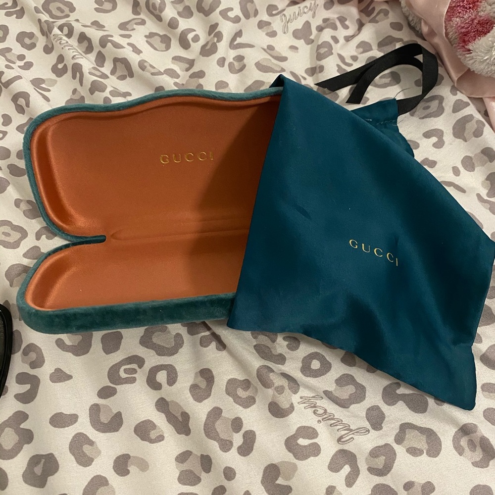 🎉 Host Pick Authentic GUCCI GG0375S Sunglasses - Picture 6 of 9